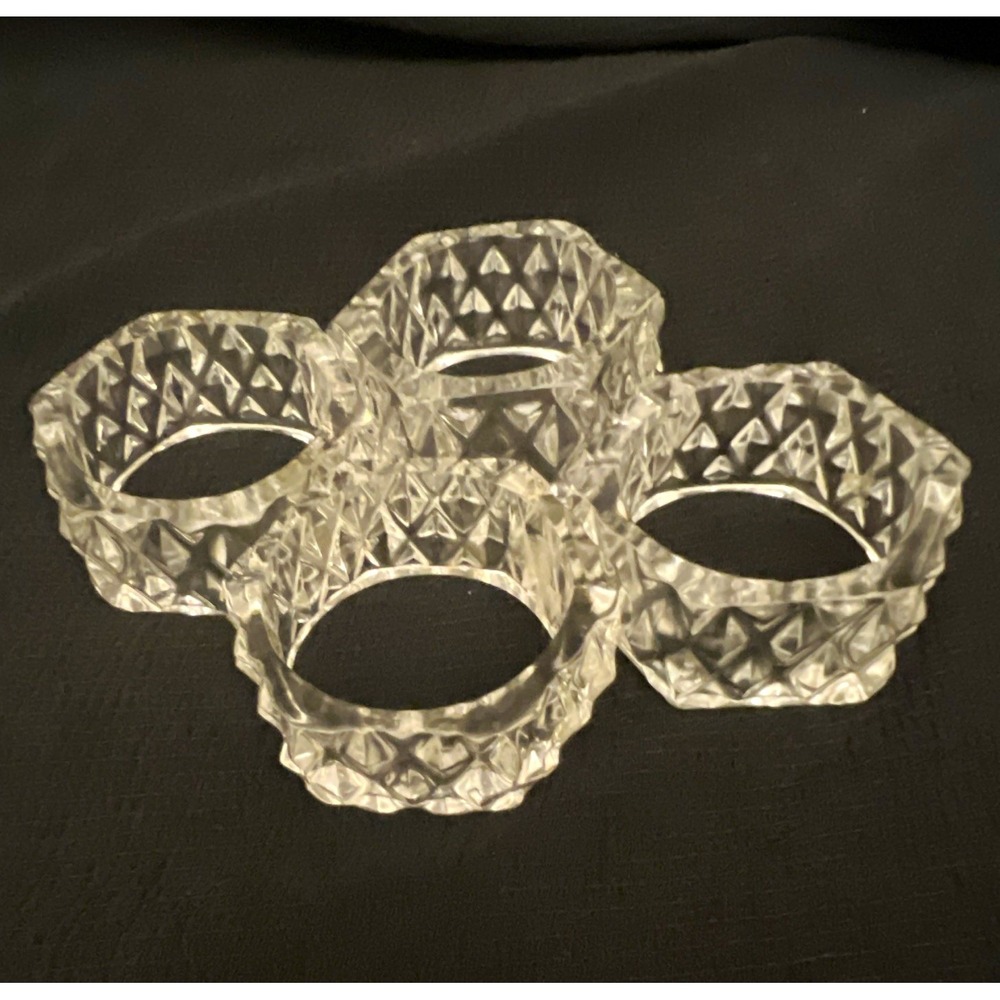 Set of 4 Clear Faceted Glass Napkin Rings Geometric Diamond Pattern